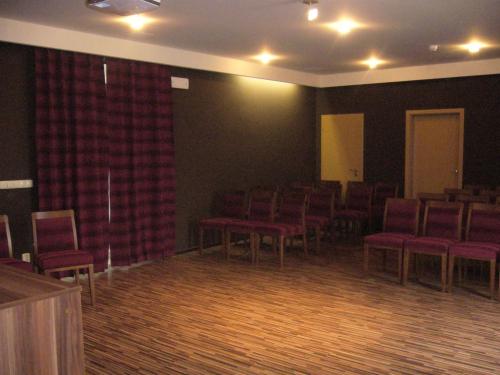 Obřadní místnost OÚ Měcholupy